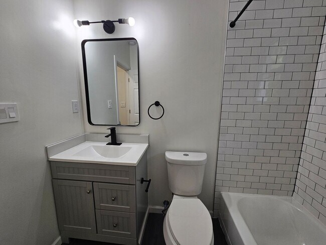 Foto del edificio - Newly updated 2 bedroom apartment for rent!
