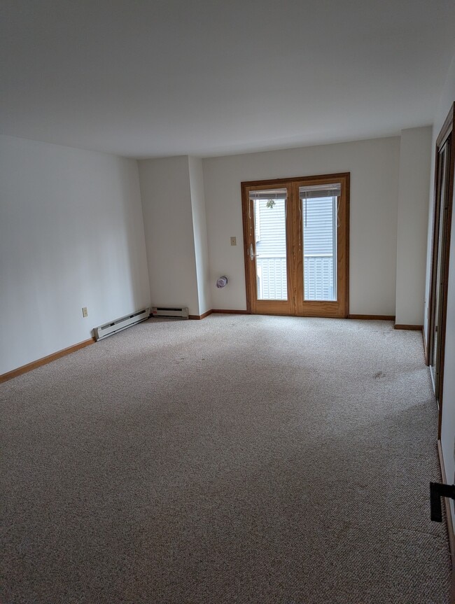 Building Photo - 9 Edgewater Estates