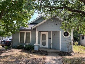 Building Photo - 918 N Rockwall Ave