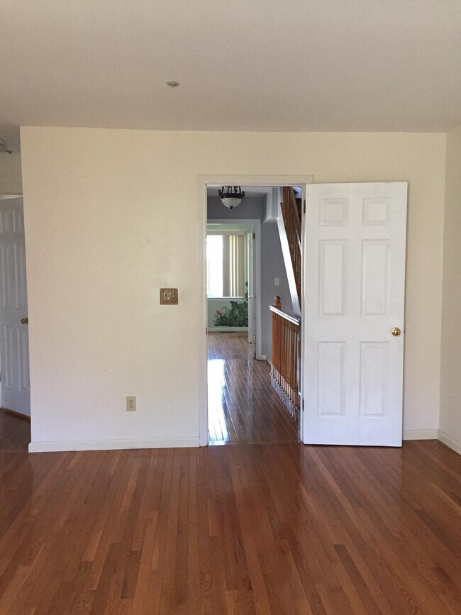 Foto del edificio - 408 Park Ridge Ln