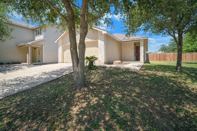 Building Photo - 9703 Woodland Pines