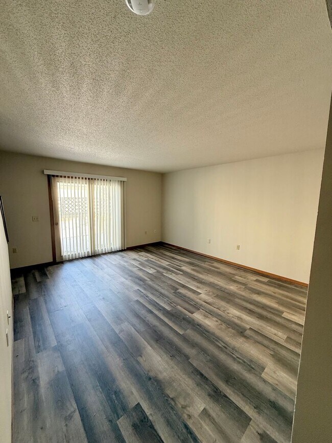 Foto del edificio - 5734 Gables Dr
