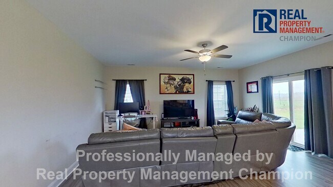 Foto del edificio - Like New Home with Open Layout and Spacious Rooms