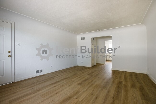 Foto del edificio - CALL US TODAY AT (505) 808-6467 TO SCHEDUL...