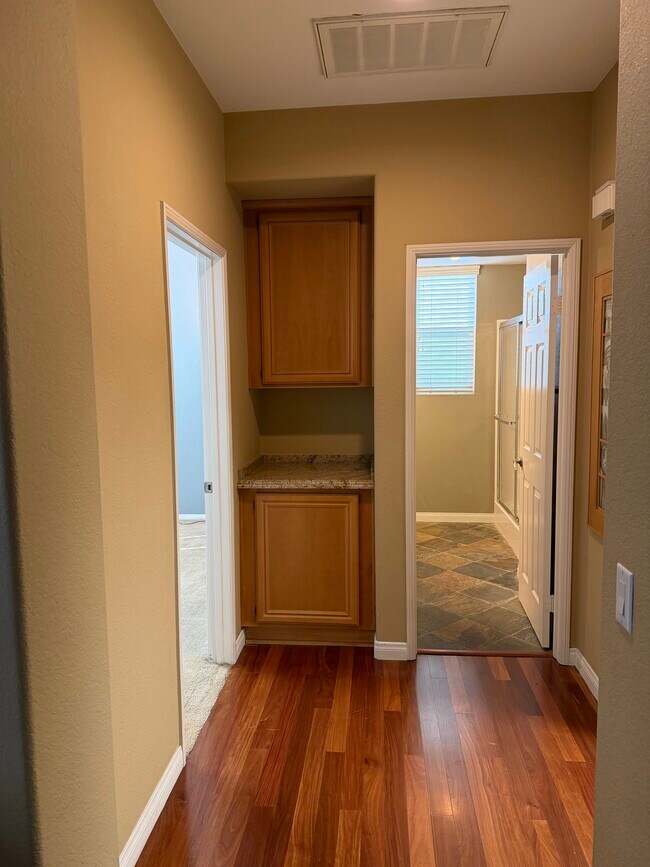 Esta es tu zona - 13885 Hawthorn Ave
