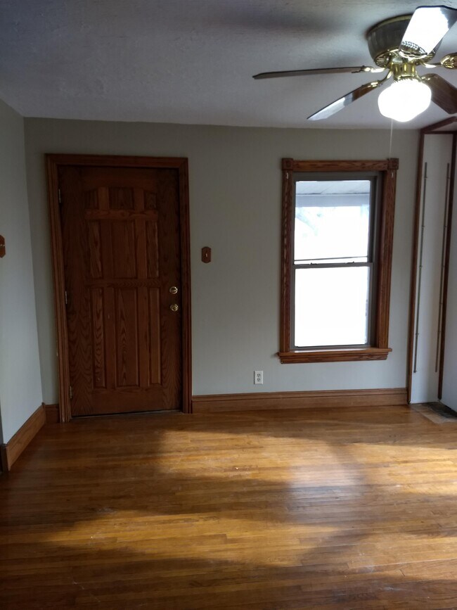 Building Photo - 143 N Pierce St