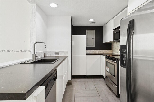 Foto del edificio - 36 NW 6th Ave