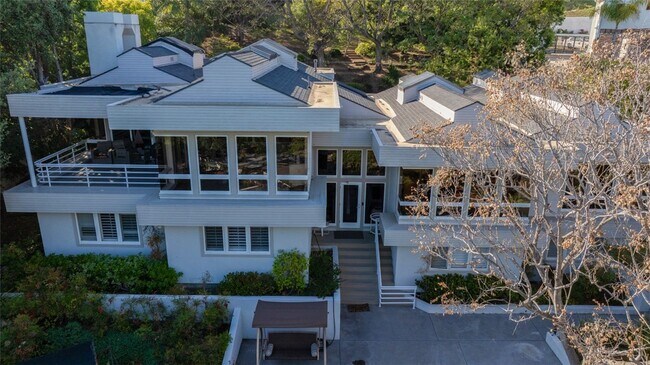 Foto del edificio - 31561 Pepperwood Ln