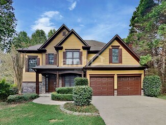 Building Photo - 521 Autumn Walk