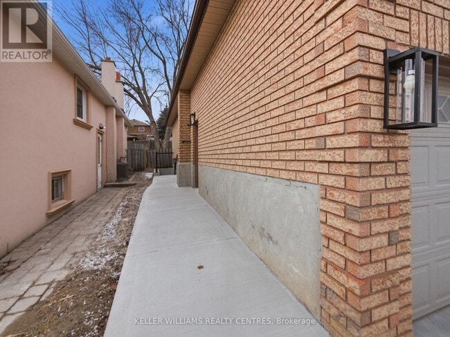 Building Photo - 88 Townsend Ave