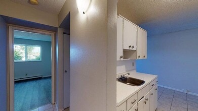 Building Photo - Tecumseh Court Apartments