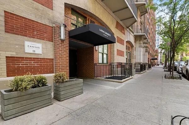 Foto del edificio - 210 E 22nd St