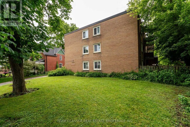 Photo du bâtiment - 52-352 Hiawatha St