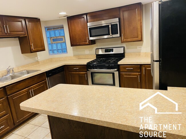 Photo - 3110 W Fullerton Ave Apartment