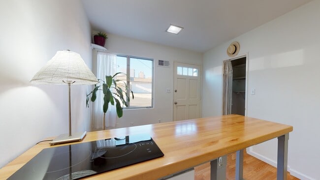 Building Photo - 10838 Holman Ave