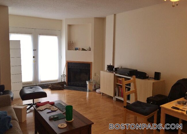 Building Photo - 345 Franklin St