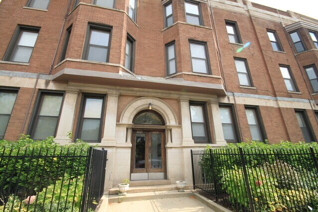 Primary Photo - 2221 N Clifton Ave