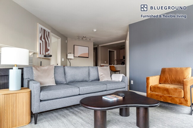 Building Photo - 2400 Elliott Ave