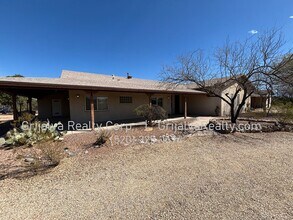 Building Photo - 1701 E Lind Rd