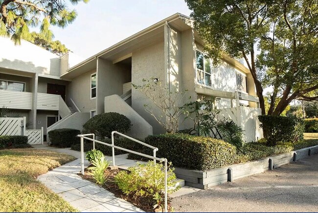 Foto del edificio - 610 Windrush Bay Dr
