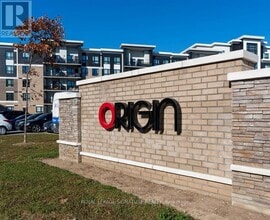 Building Photo - 650 Sauve St