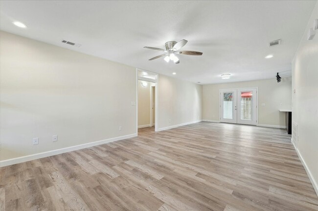Building Photo - 210 Peter King Rd