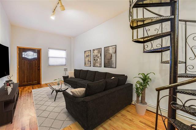 Foto del edificio - 115 Willow Ave