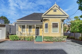 Building Photo - 252 Malone St