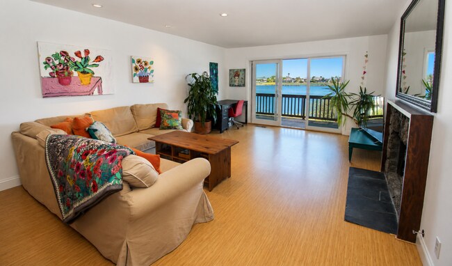 Foto del edificio - Waterfront Condo on Corte Madera Creek | Single-Level, Dock Access - FOUNDATION