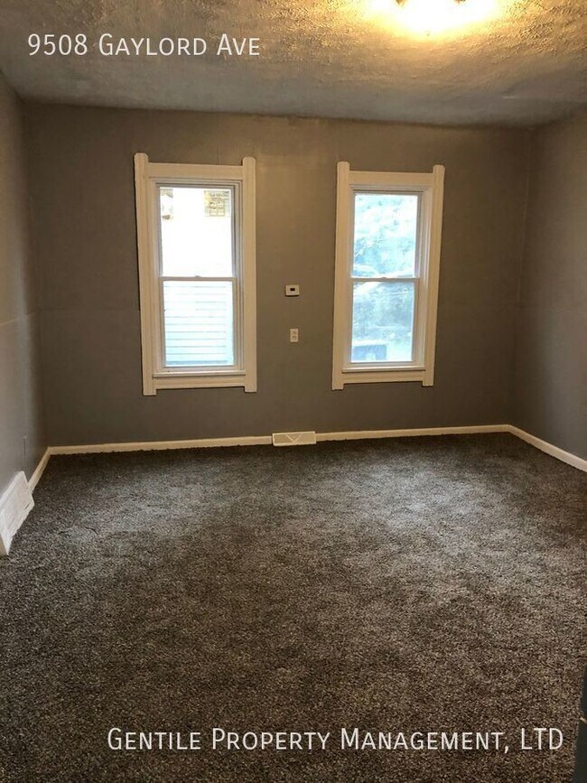 Foto del edificio - 9508 Gaylord Ave