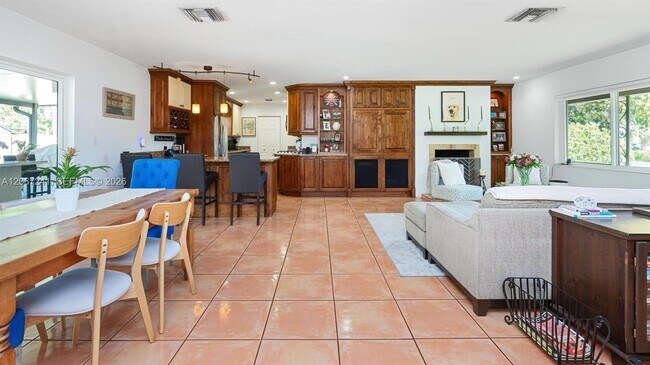 Foto del edificio - 2549 NE 27th Ave