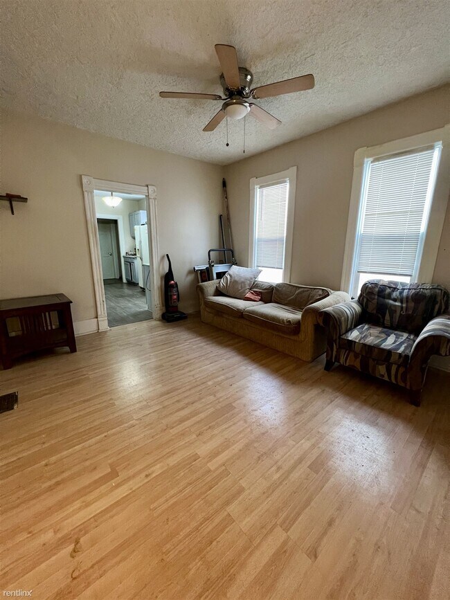 Foto del edificio - 1 br, 1 bath House - 935 Prospect Avenue N...