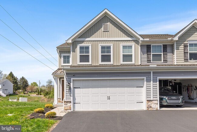 Foto del edificio - 315 Hayward Ct
