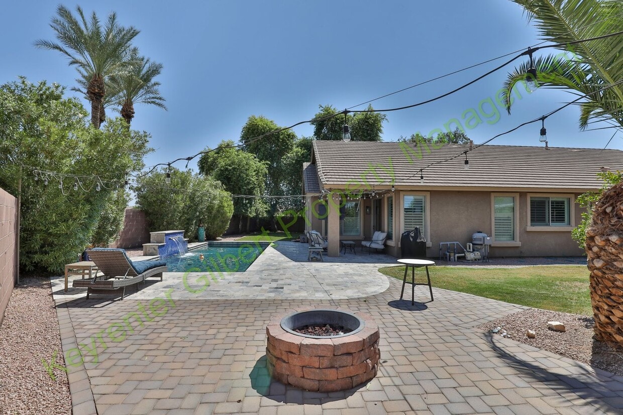 Primary Photo - Spacious 4-Bedroom Home with Pool in Gilbe...