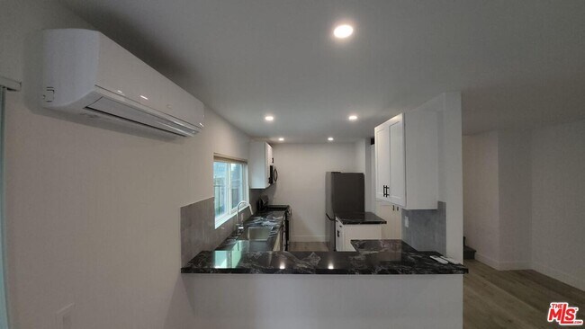 Foto del edificio - 1951 Selby Ave