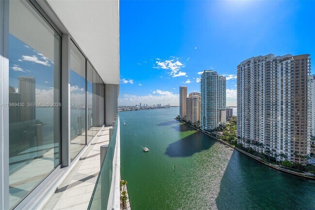 Foto del edificio - 300 Biscayne Blvd Way