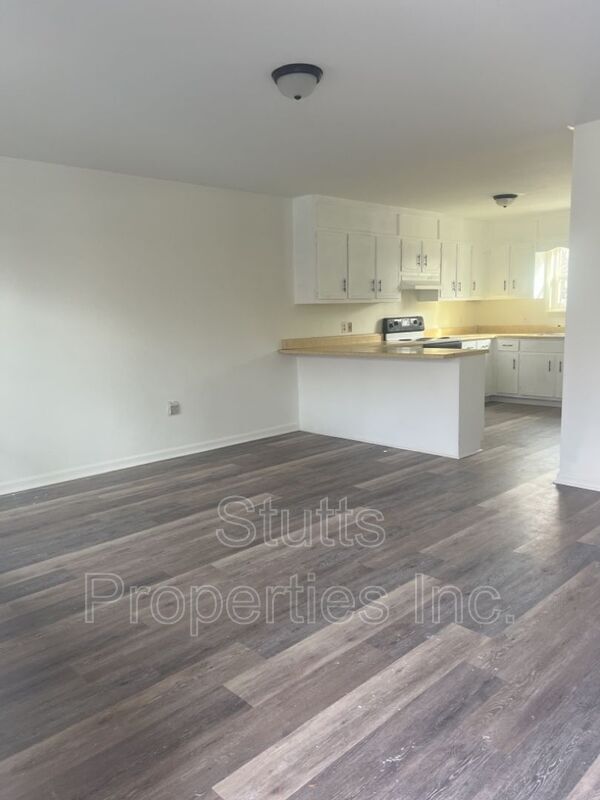 Foto del edificio - 510 E Irvine Ave