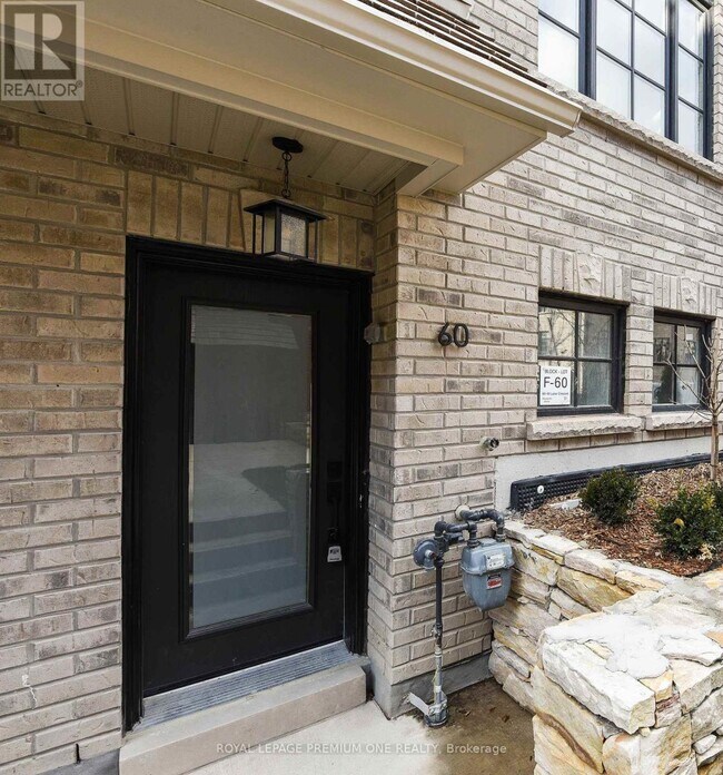 Building Photo - 40 Lunar Cres