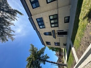 Building Photo - 5701 W Seminole St