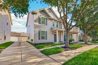 Building Photo - 16743 Libson Falls Dr
