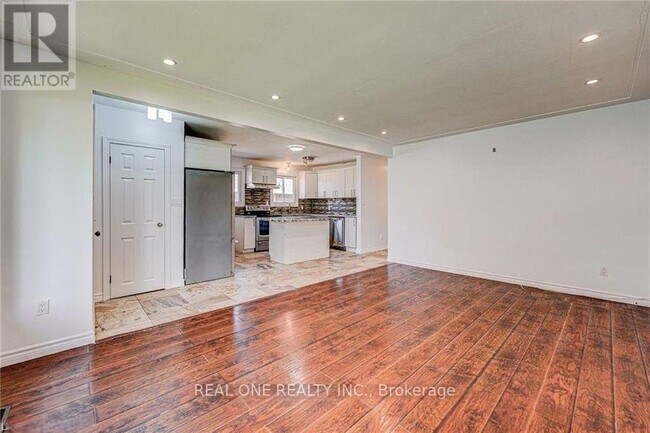 Building Photo - 99 Warren Ave