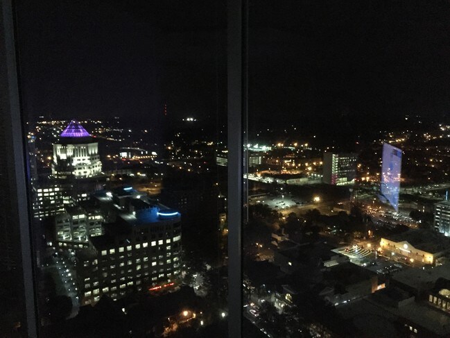 2 habitaciones / 1 baño / 909 pies cuadrados - 210 N Church St