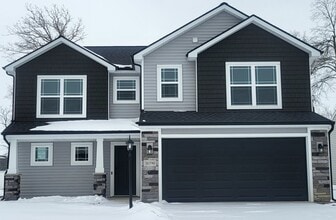 Building Photo - 10390 Silver Rock Chase