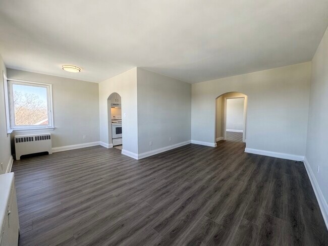 Building Photo - 36 Wood Glen Rd