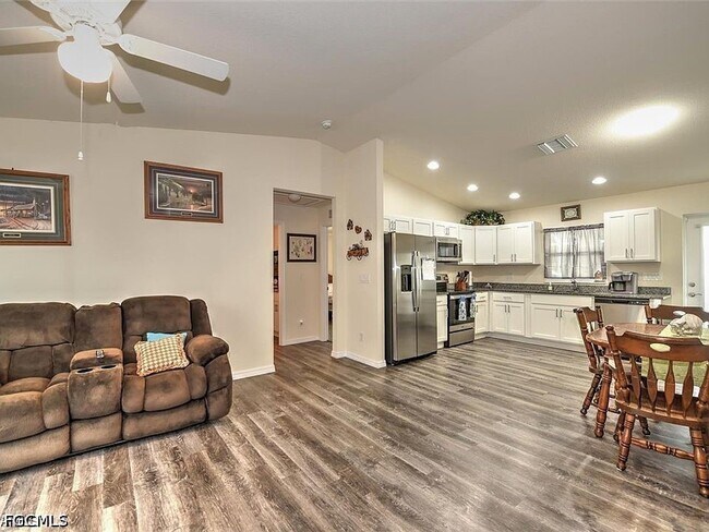 Foto del edificio - 5029 W Hummingbird Dr