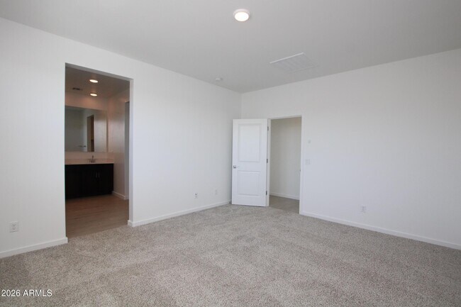 Foto del edificio - 5816 N 202nd Ln