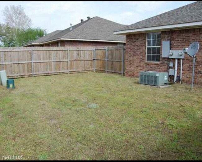 Building Photo - 3 br, 2 bath Townhome - 1821 Ingalls Ln
