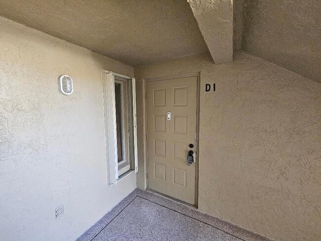 Foto del edificio - 706 Sunny Pine Way