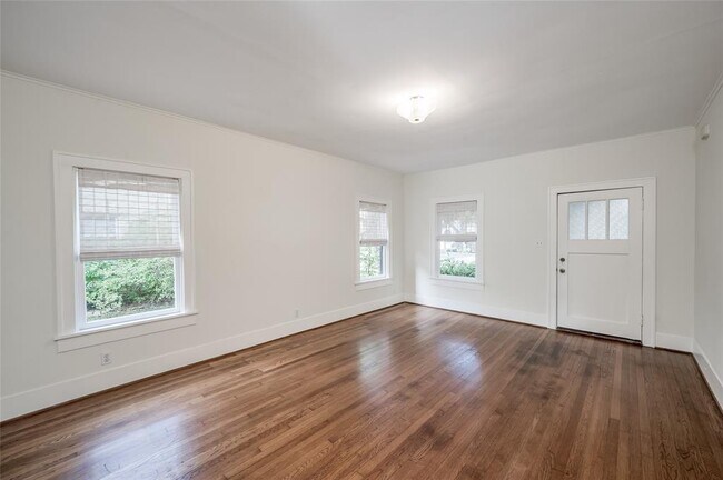Foto del edificio - 1737 Albans Rd