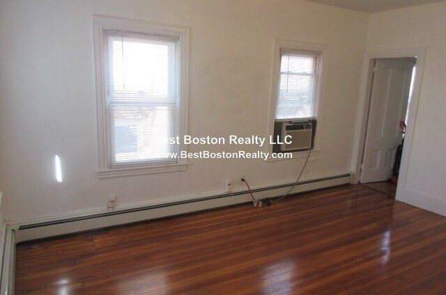 Building Photo - 63 Dana St